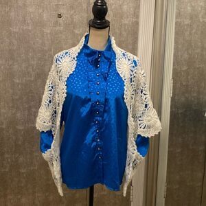 Hertz 2 pockets  100-% acrylic knit vintage shawl